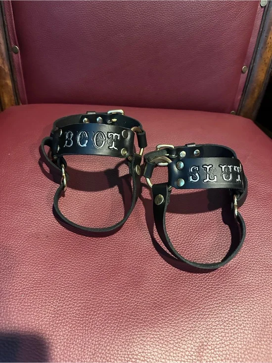 Boot accessory straps